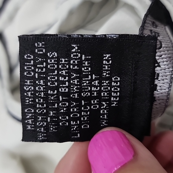 Sarah Spenser 100% silk floral top, size L - Picture 5 of 7